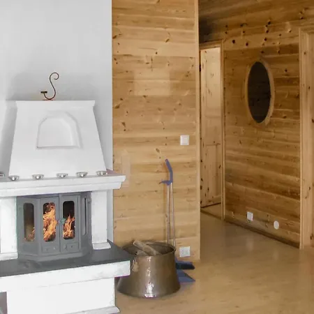Сasa de vacaciones 4 Bedroom Cozy In *