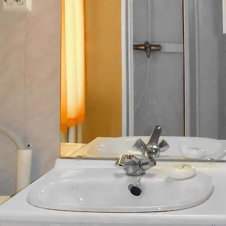 4 Bedroom Cozy In Сasa de vacaciones