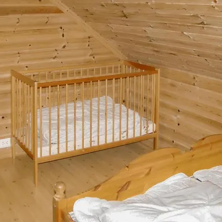 Сasa de vacaciones 4 Bedroom Cozy In *