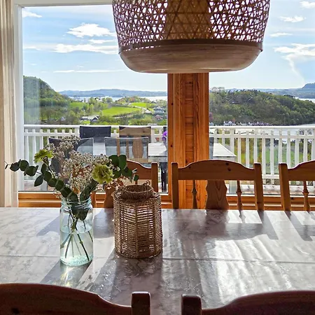 Holiday home Cozy In With Wifi *