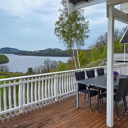 Holiday home Cozy In With Wifi *